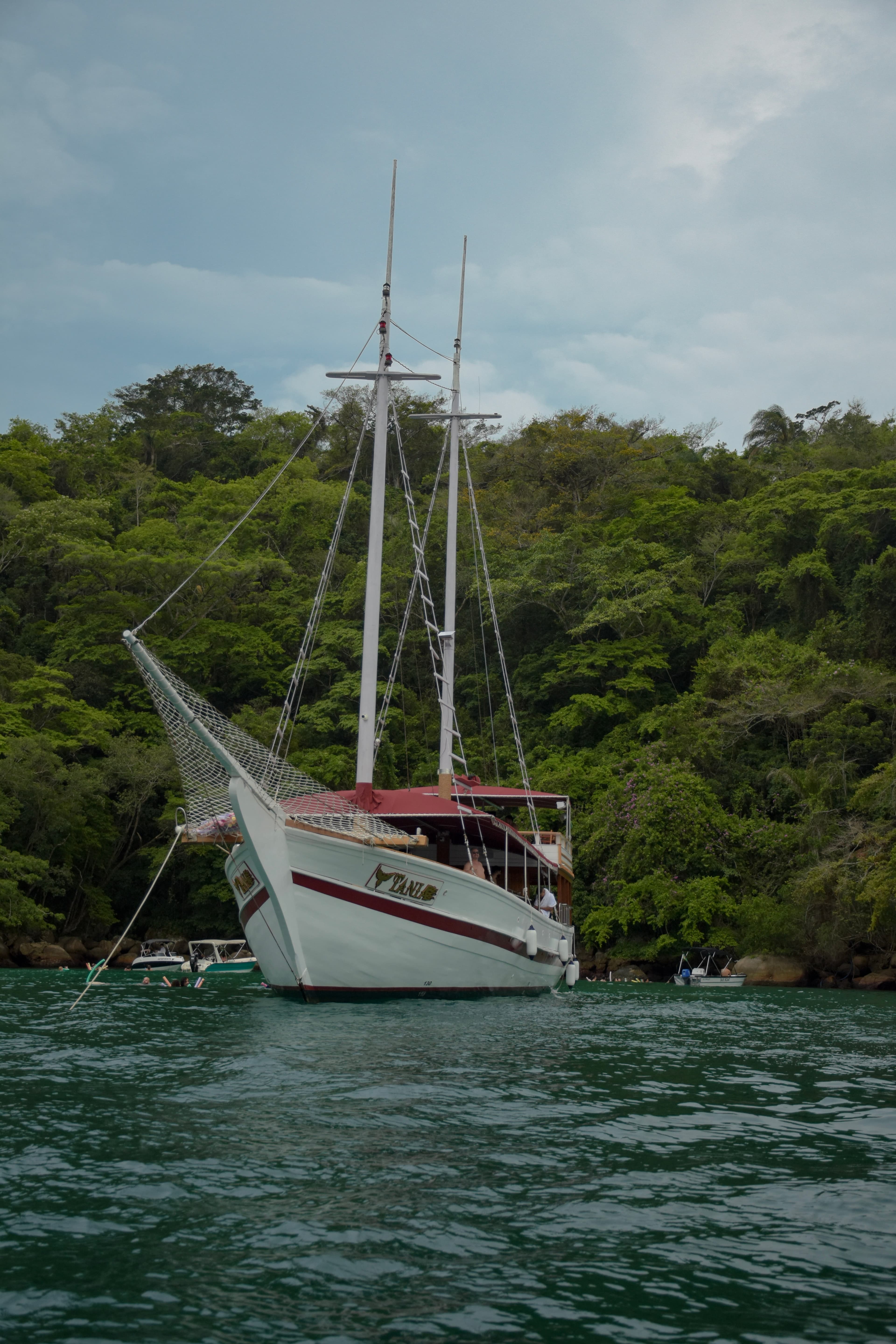Tânia — passeio em Paraty